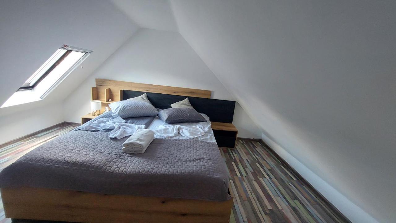 Casa Noua Villa Sasca Montană Eksteriør billede